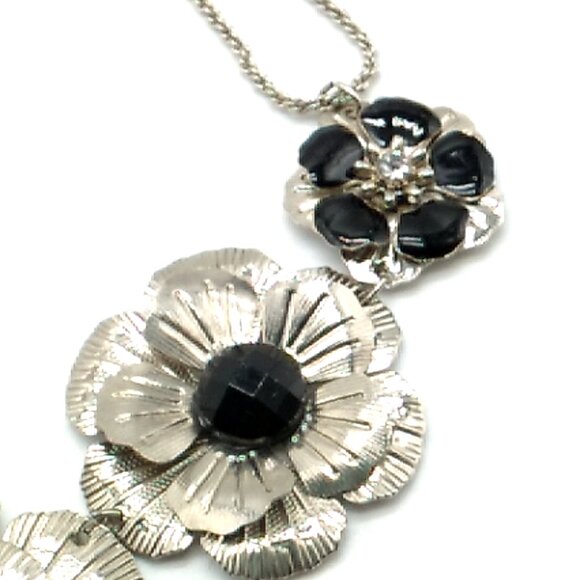 2028 Brand Metal Flower Necklace Black Silver-tone Crystal Signed - Picture 9 of 16
